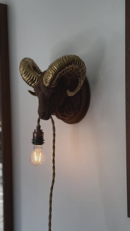 Aries Lamp Sandalwood/Gold 30% Wood Fibers